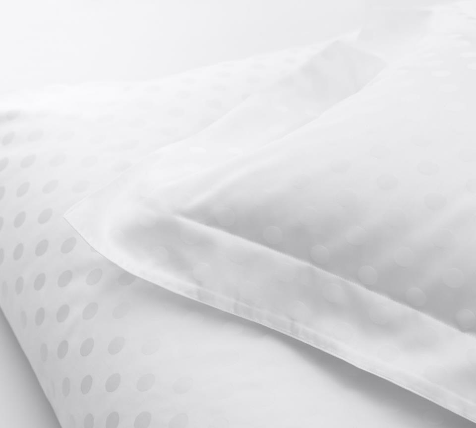 DUX sängkläder superior satin prickiga vita